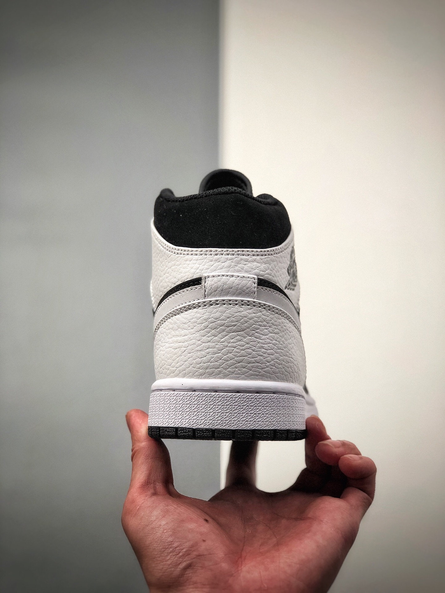 260 Air Jordan 1 Mid 黑白熊猫AJ1乔1中邦休闲板鞋554724-113