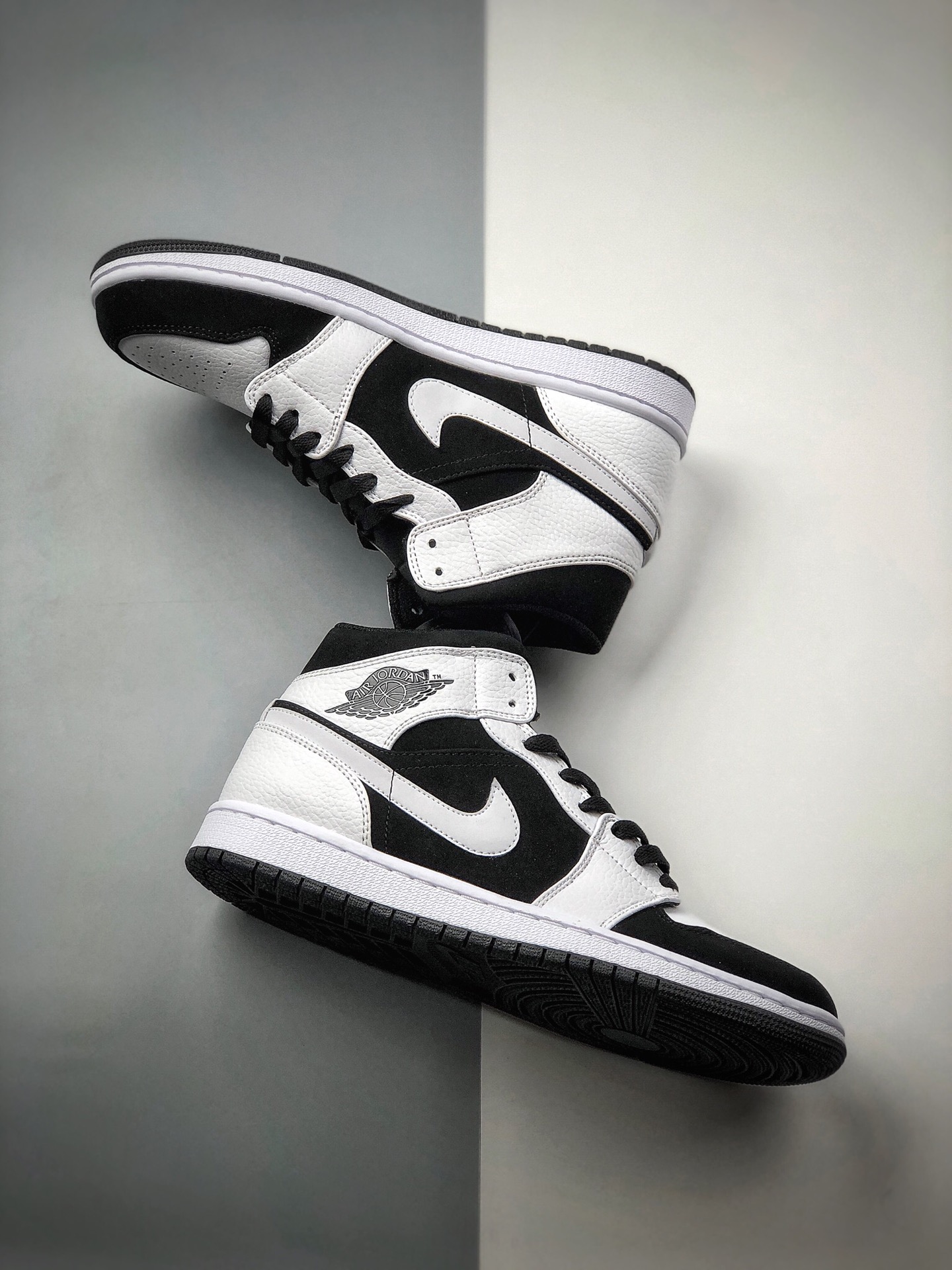 260 Air Jordan 1 Mid 黑白熊猫AJ1乔1中邦休闲板鞋554724-113