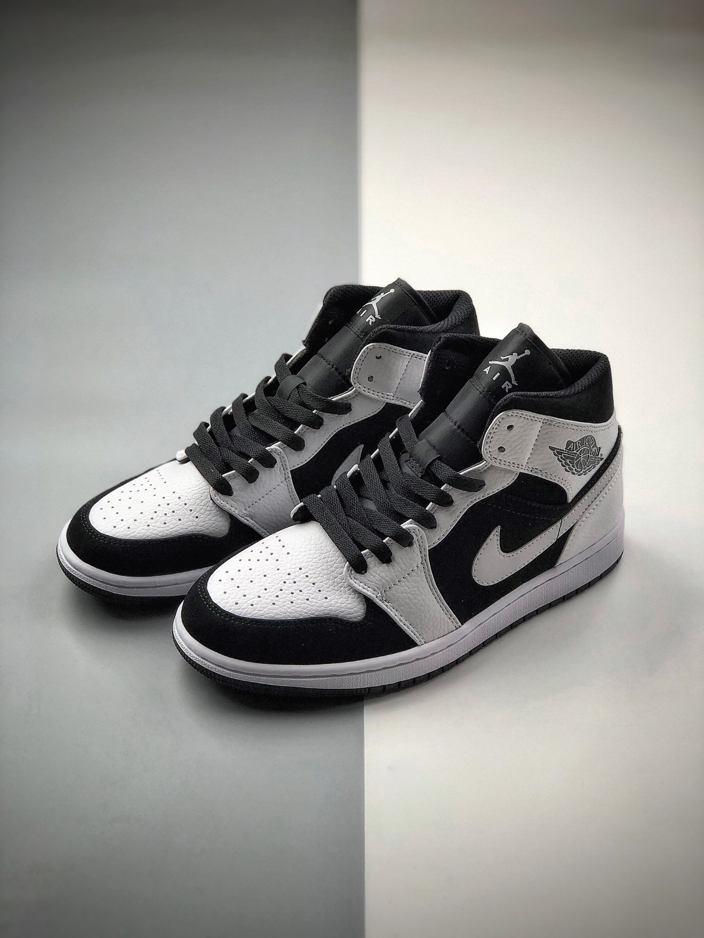 260 Air Jordan 1 Mid 黑白熊猫AJ1乔1中邦休闲板鞋554724-113