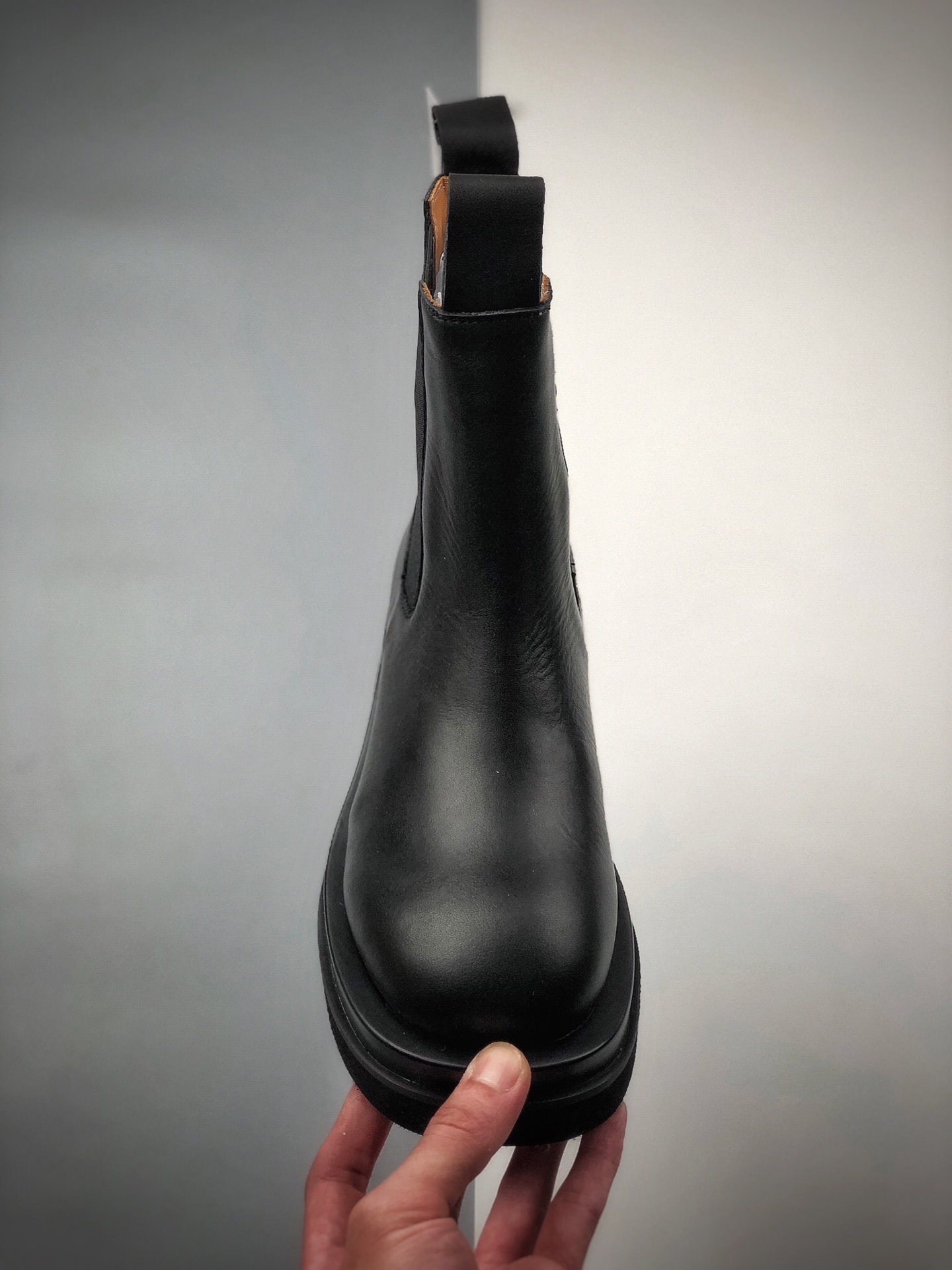 380  广网红拉伸大长腿2020ss意大利奢侈品牌-宝缇嘉Bottega Veneta Storm Leather high Boot BV女士长腿切尔西百搭厚底真皮烟筒英伦风马丁高靴大圆头靴“皮革黑”