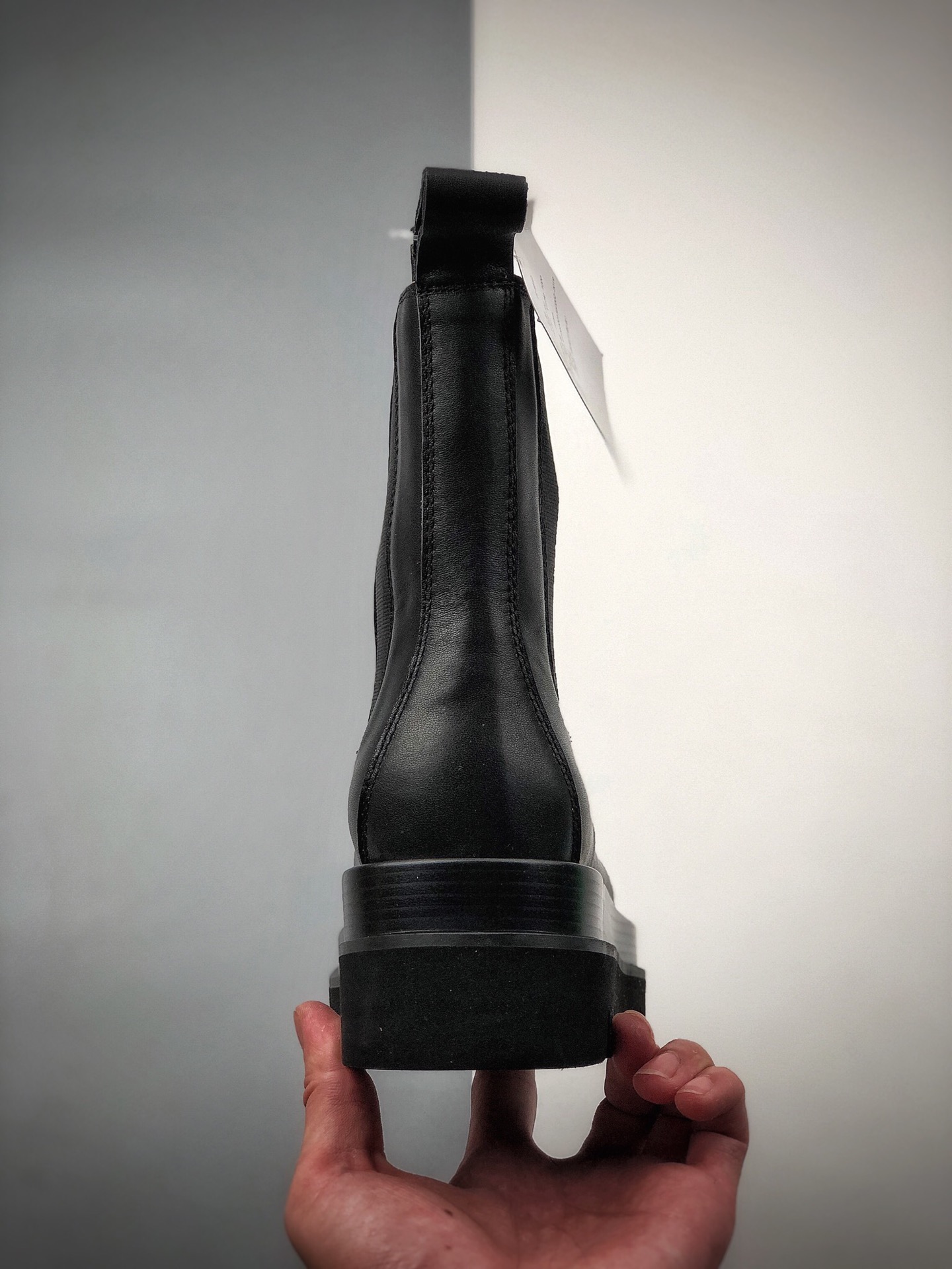 380  广网红拉伸大长腿2020ss意大利奢侈品牌-宝缇嘉Bottega Veneta Storm Leather high Boot BV女士长腿切尔西百搭厚底真皮烟筒英伦风马丁高靴大圆头靴“皮革黑”