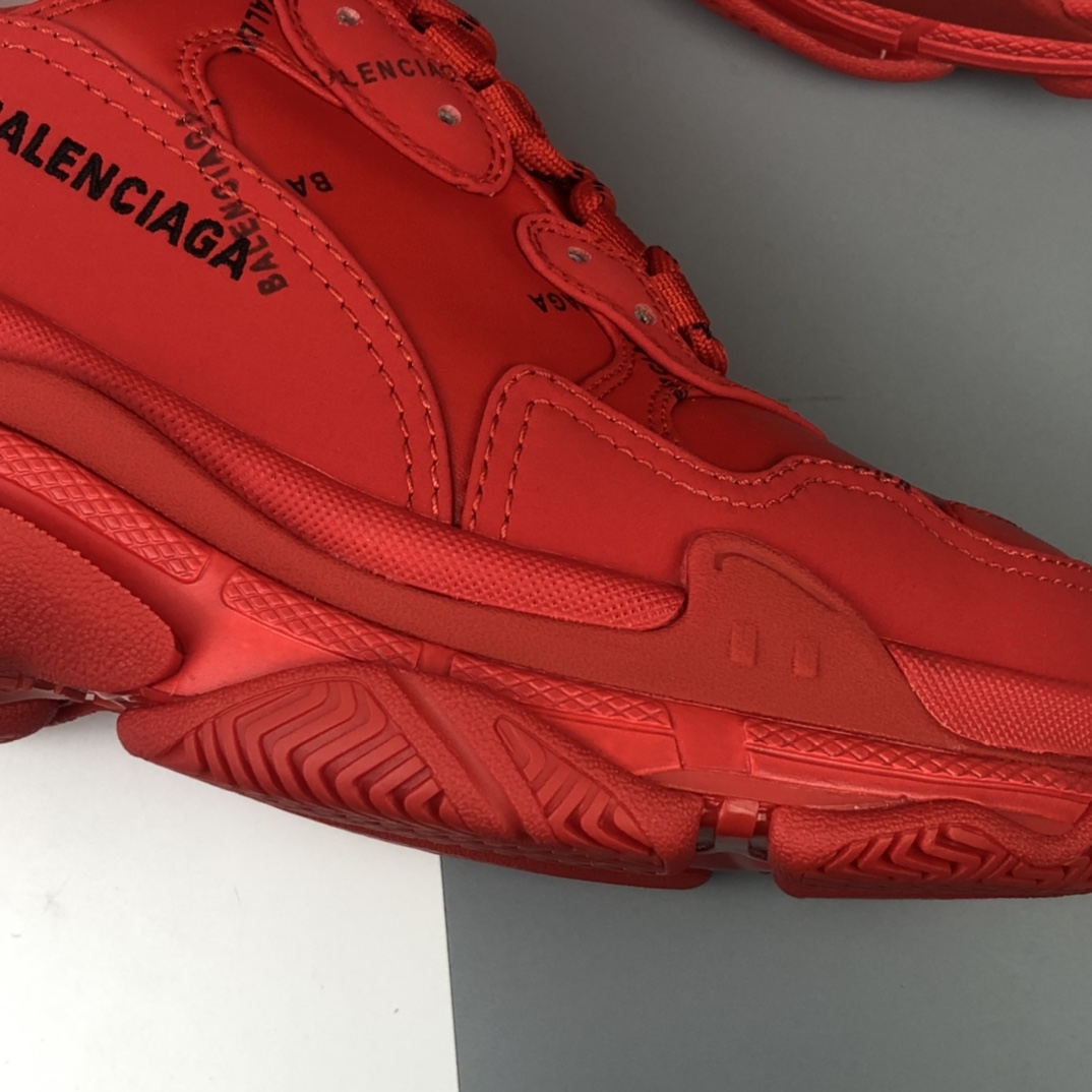 380 Balenciaga Triple S  巴黎世家复古老爹鞋