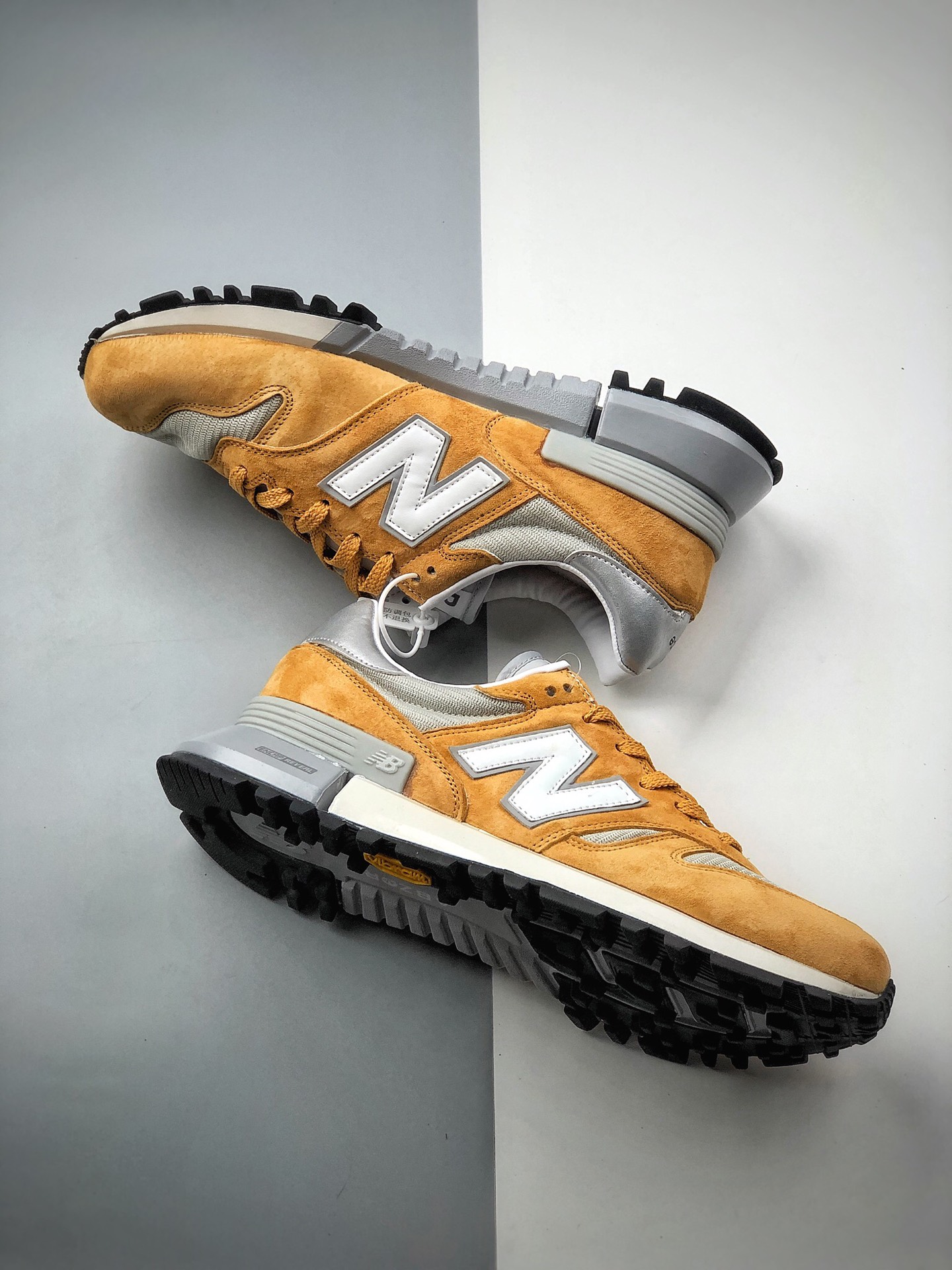 230 MADNESS x New Balance 新百伦 MS327系列复古休闲运动慢跑鞋 MS1300SG