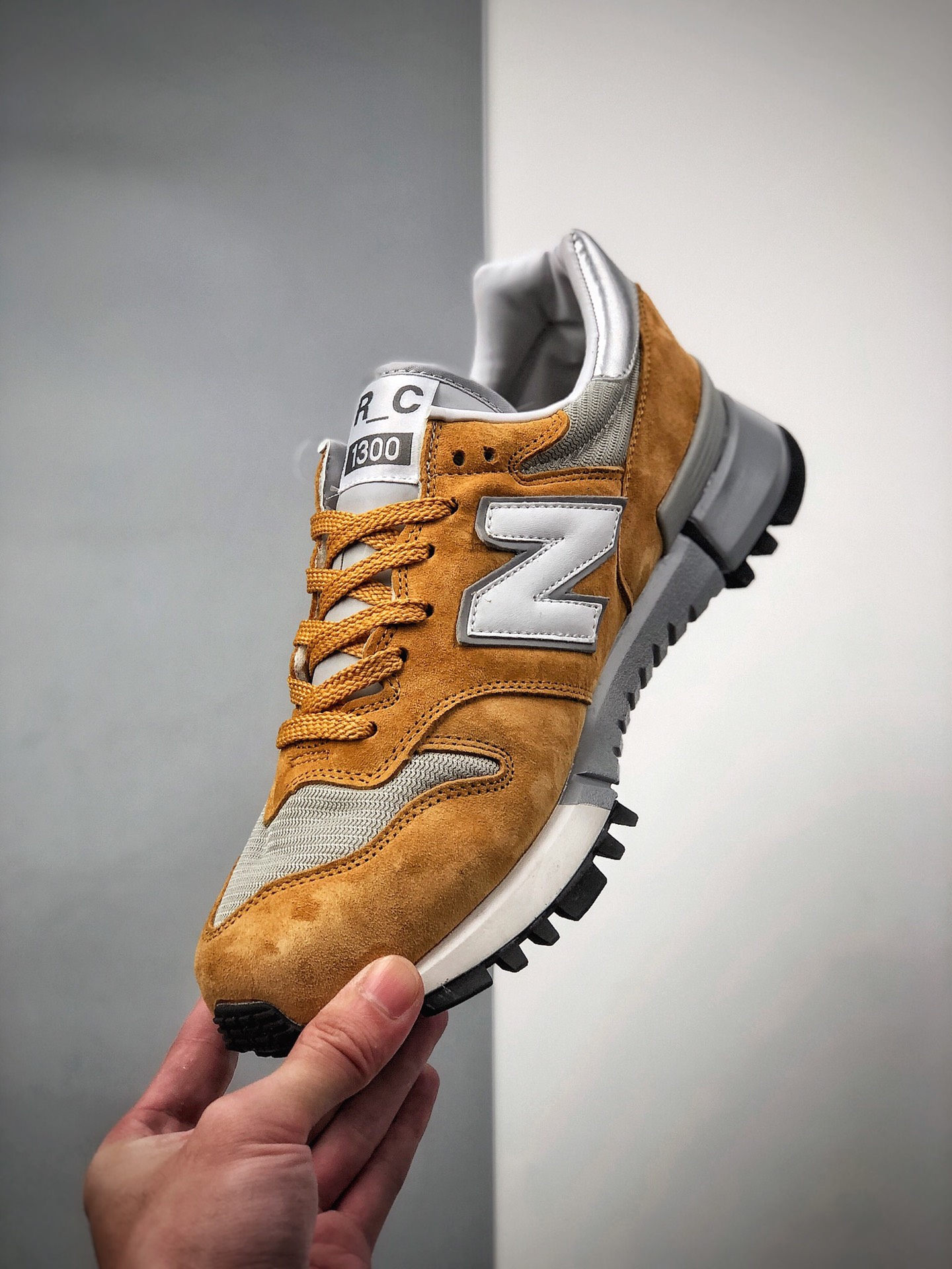 230 MADNESS x New Balance 新百伦 MS327系列复古休闲运动慢跑鞋 MS1300SG