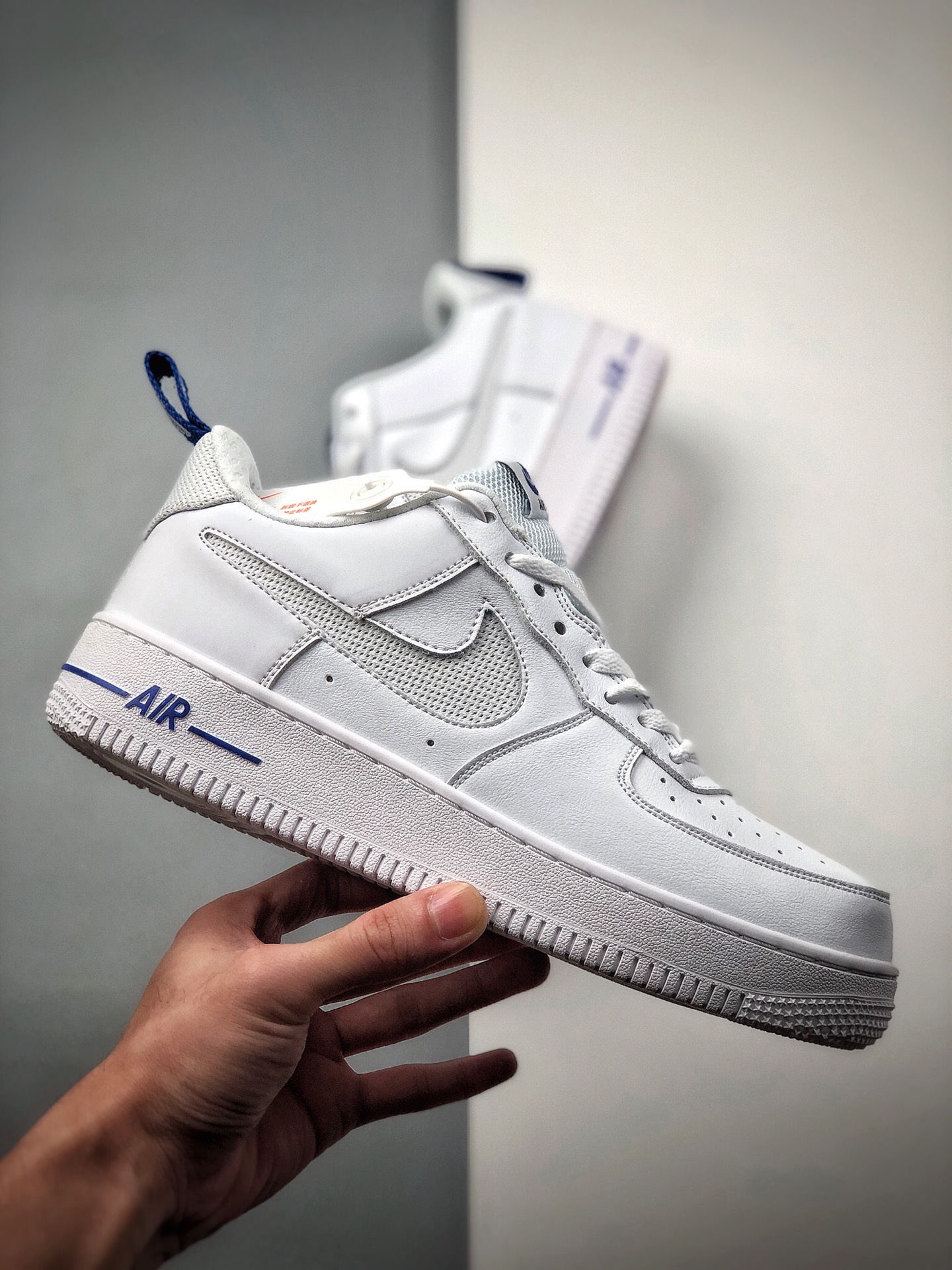 200  Nike 空军一号低帮运动休闲板鞋  货号：DC1429-100