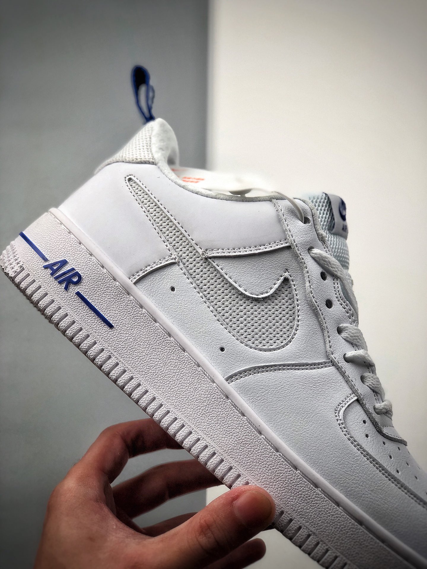 200  Nike 空军一号低帮运动休闲板鞋  货号：DC1429-100