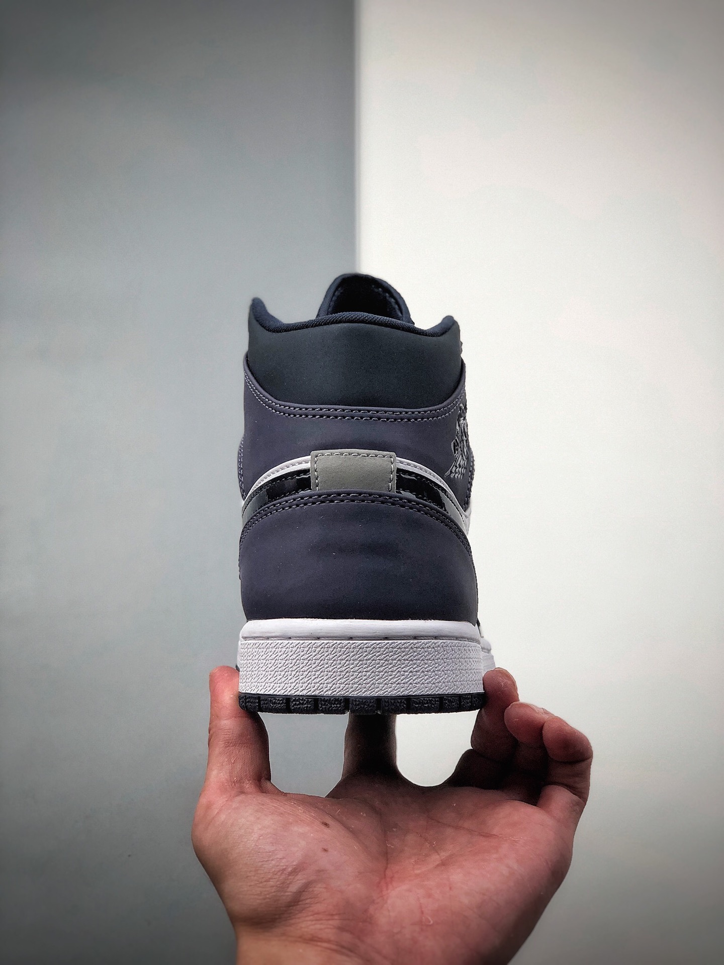 260  Air Jordan 1 Mid 蓝月Sanded Purple 最终版本 554724-445