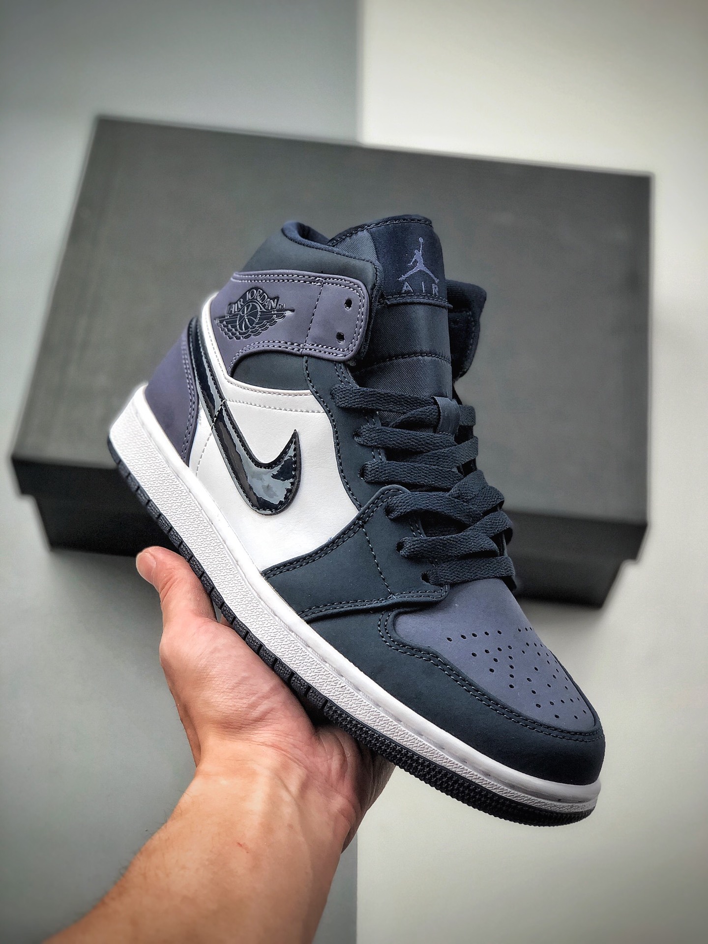 260  Air Jordan 1 Mid 蓝月Sanded Purple 最终版本 554724-445