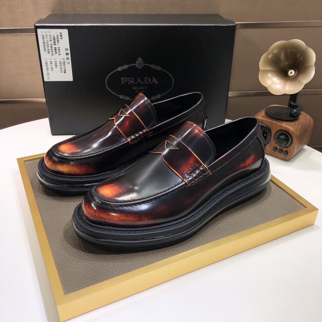 G5 普拉达全高端牛皮内里🍀最新真皮商务西装鞋官网同步上市，意大利进口 头层牛皮一比一重金打造，💥官网1:1橡胶大底。穿着百搭，高档不失档次，彩色搭配气度不凡。此款四季款，穿在脚上魅力四射尽显大牌气质。标准码39-4338可以定做不退换
