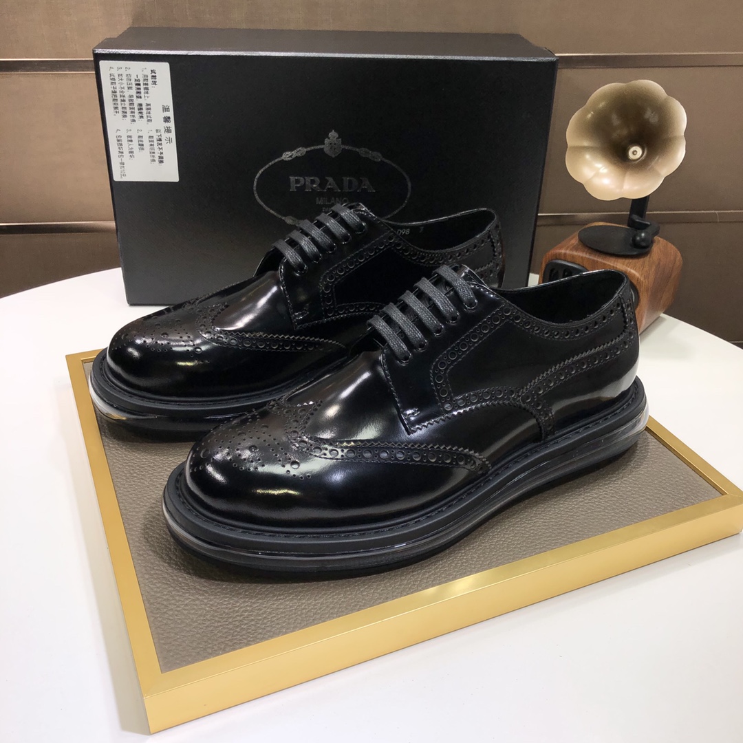 G5 普拉达全高端牛皮内里🍀最新真皮商务西装鞋官网同步上市，意大利进口 头层牛皮一比一重金打造，💥官网1:1橡胶大底。穿着百搭，高档不失档次，彩色搭配气度不凡。此款四季款，穿在脚上魅力四射尽显大牌气质。标准码39-4338可以定做不退换