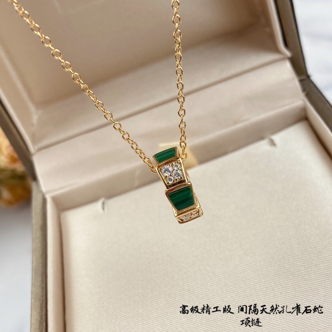 精工版天然孔雀石间隔蛇项链v金材质最