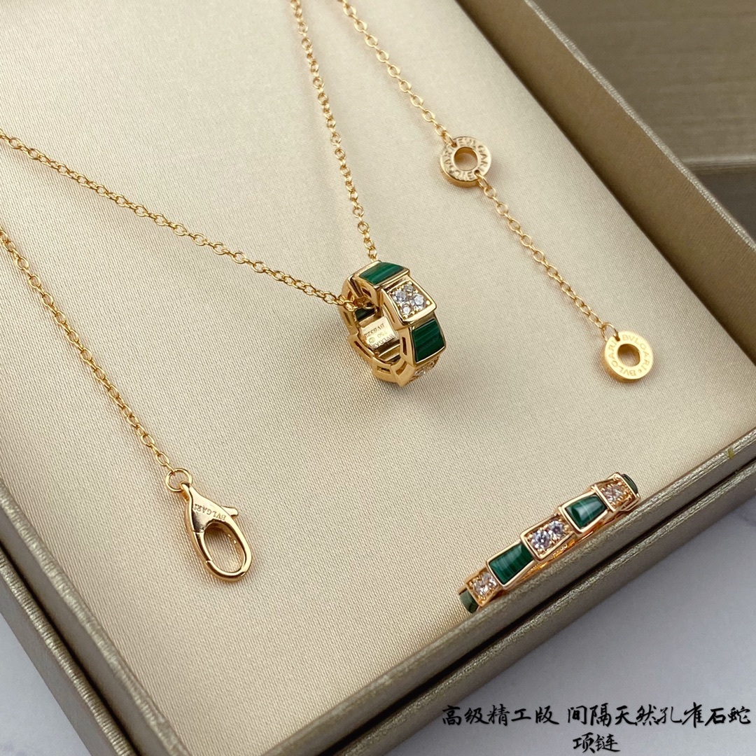 精工版天然孔雀石间隔蛇项链v金材质最