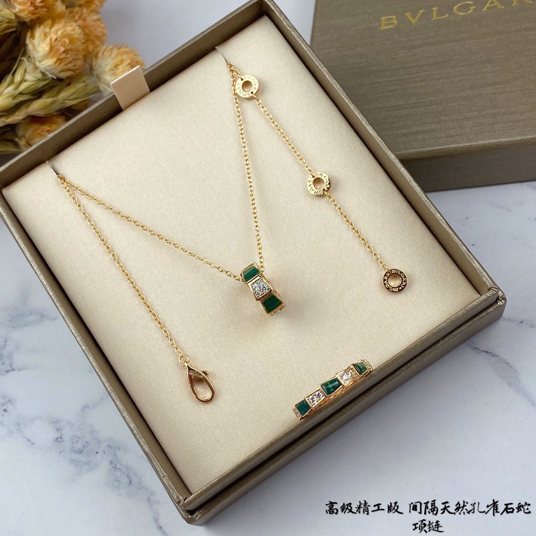 精工版天然孔雀石间隔蛇项链v金材质最