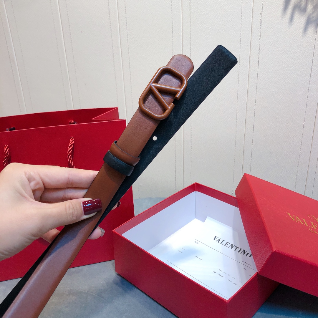 [Valentino Belts]Warren ti n slave. Classic color matching buckle. Double-side
