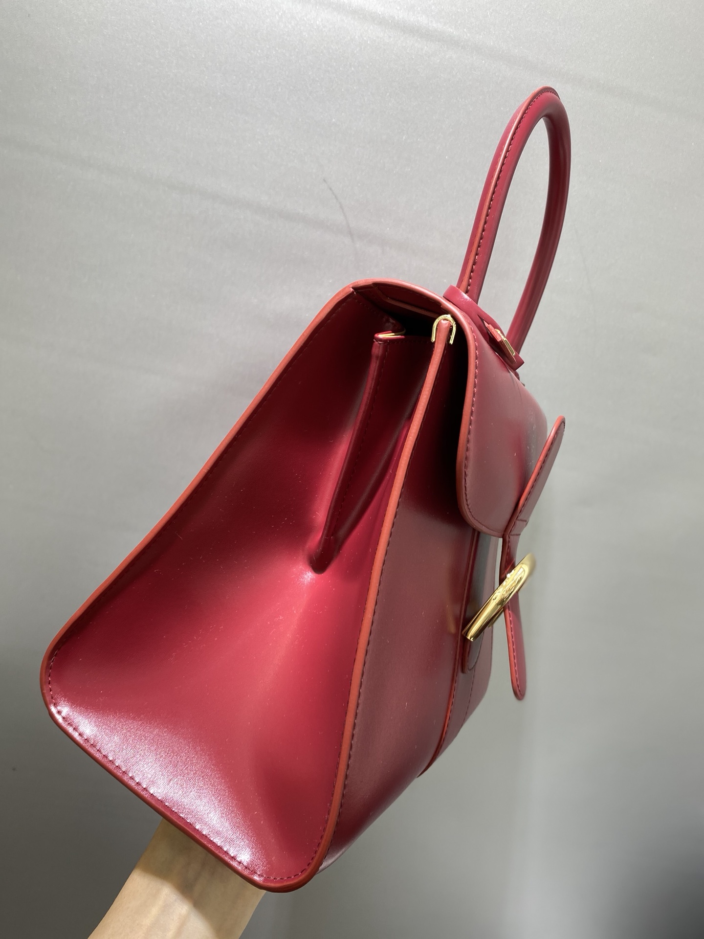 델보 브릴리언트 박스 가죽 숄더백 28 cm 상세 이미지 5