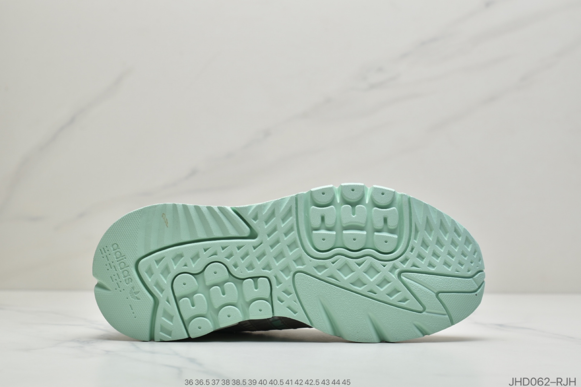190 公司级阿迪达斯Nite Jogger 2019 Boost联名夜行者 FV1325