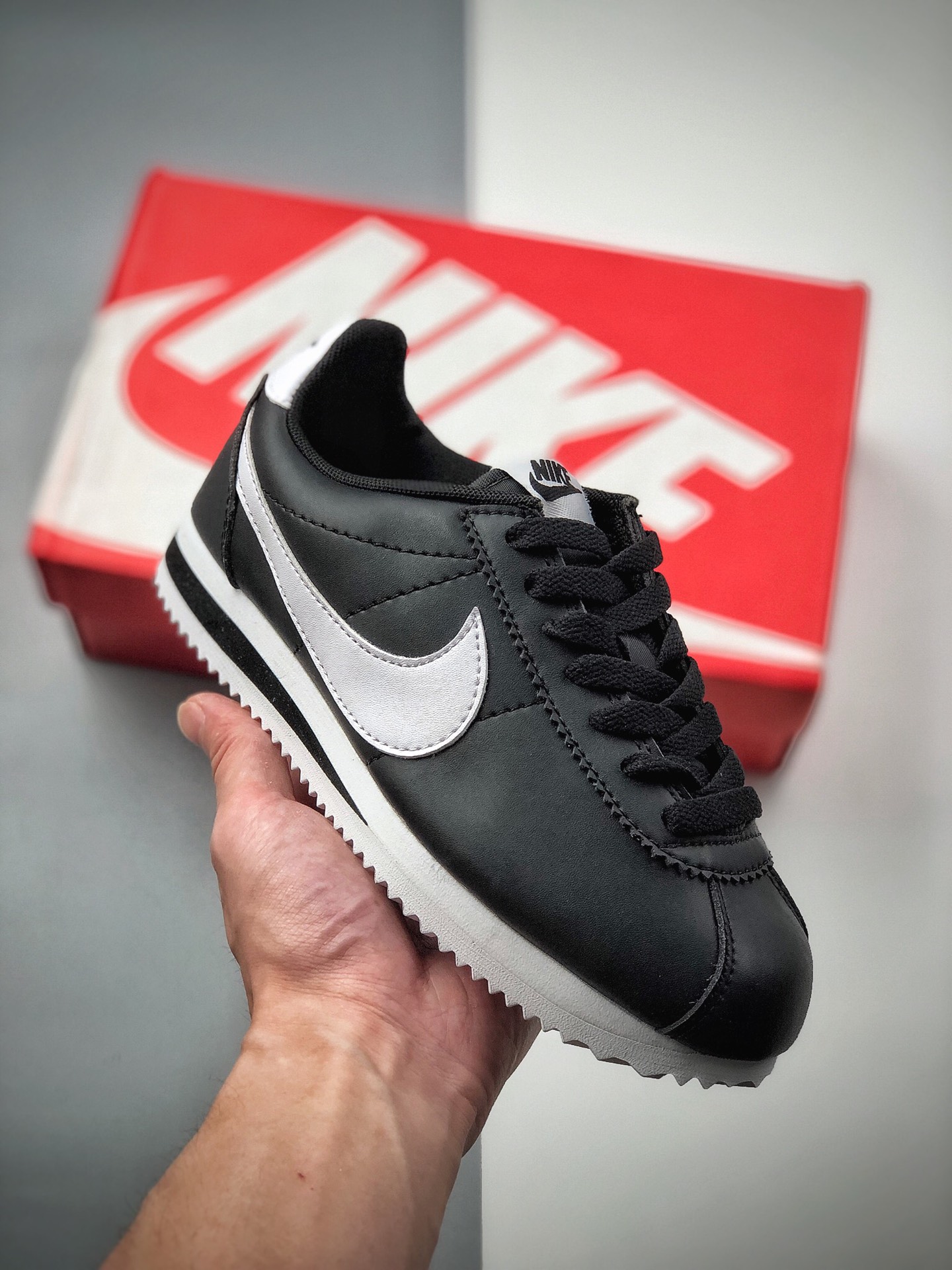 130 NIKE CLASSIC CORTEZ 阿甘白红勾