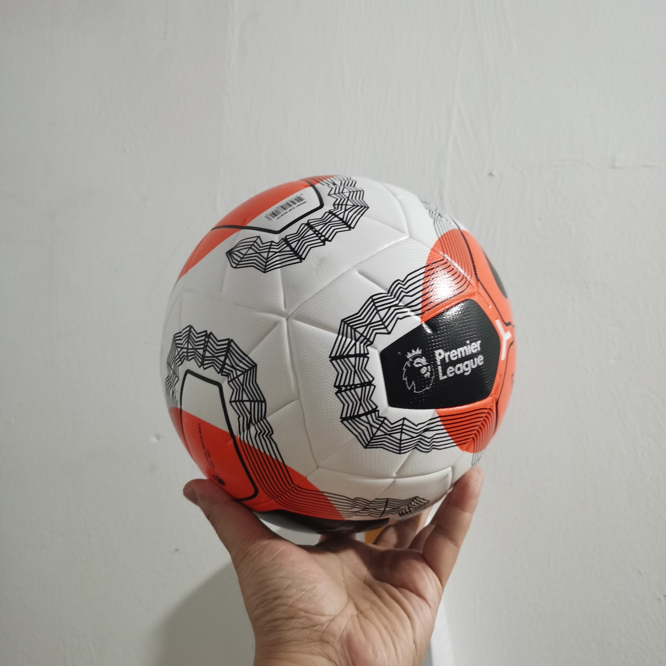 本地自取80
正品NIKE耐克【足球】⚽ 英超联赛比赛用球 5号训练足球
材质:pu热粘合贴皮【不变形 不吸水】
供应商：亚马逊渠道货
⚽⚽⚽⚽⚽⚽⚽⚽
———————————————
⚽⚽正品足球⚽官方防伪⚽品质保证⚽⚽

🔥🔥注意事项🔥🔥: 

充气前请充分湿润球针，用油或者肥皂水为佳，防止气门受损，造成气门漏气。🔥