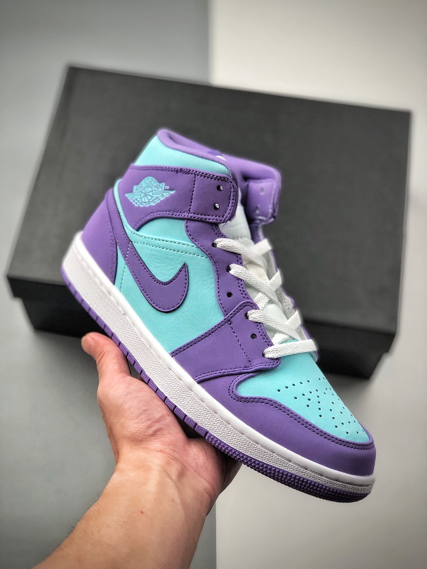 Air Jordan 1 Mid AJ1 Jordan 1 de caña media, zapatilla casual. Color oficial sincronizado, único en el mercado con piel…
