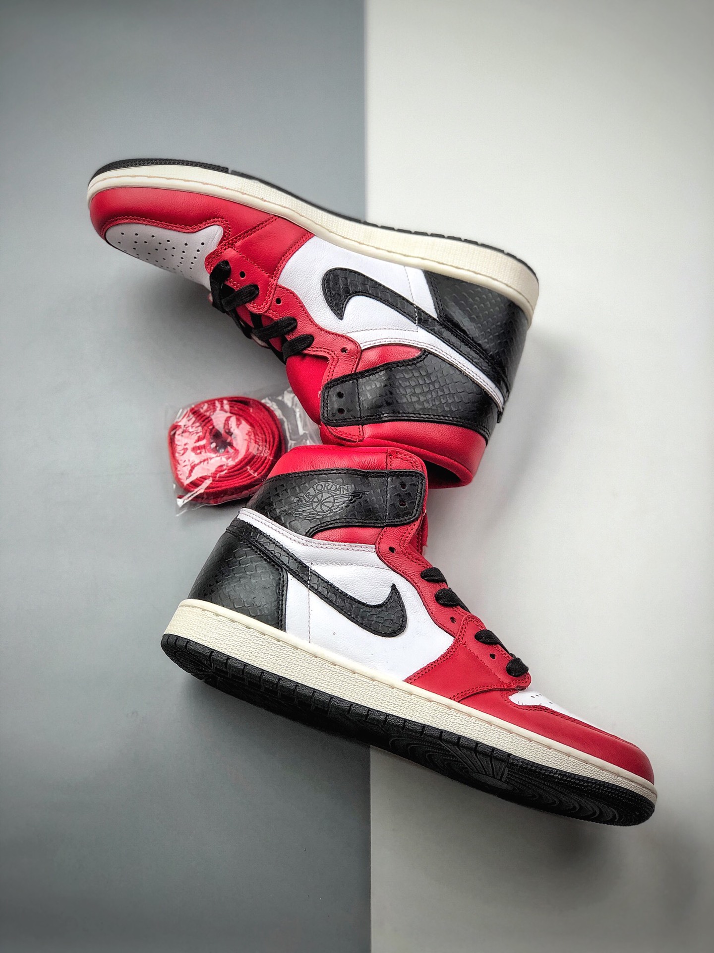 320 Air Jordan 1 High OG 蛇纹 CD0461-601