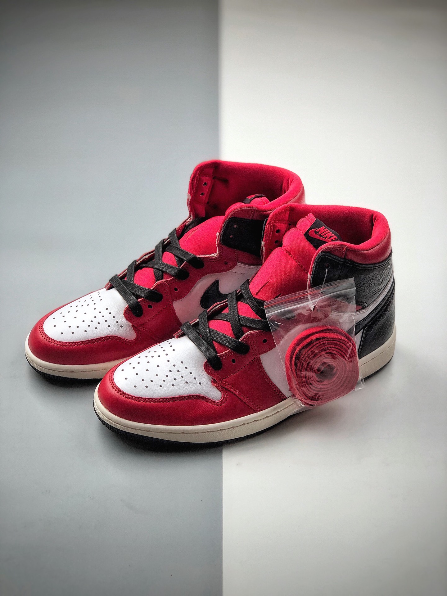 320 Air Jordan 1 High OG 蛇纹 CD0461-601