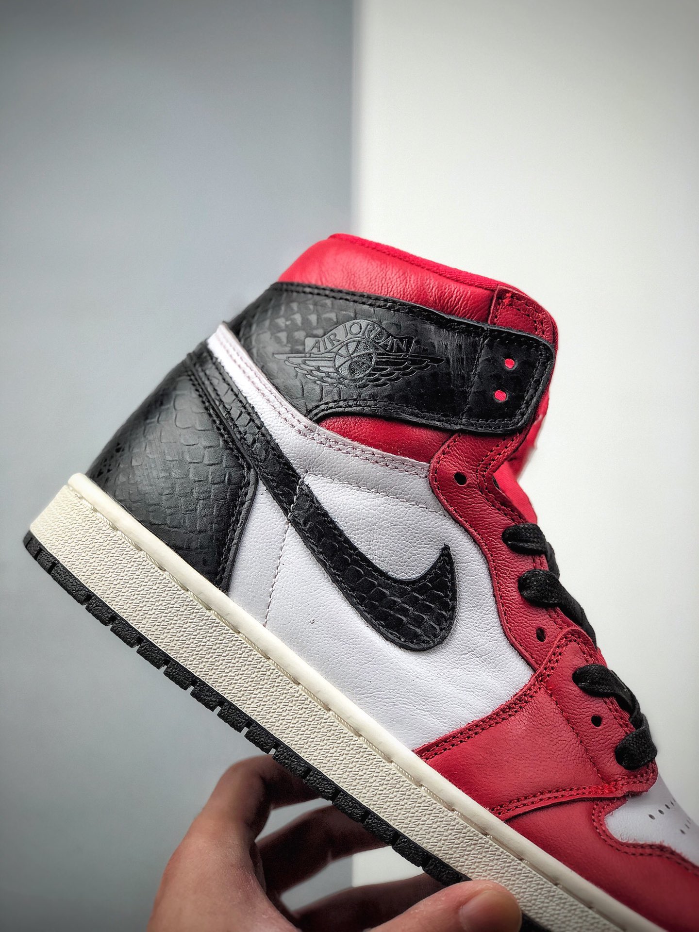 320 Air Jordan 1 High OG 蛇纹 CD0461-601