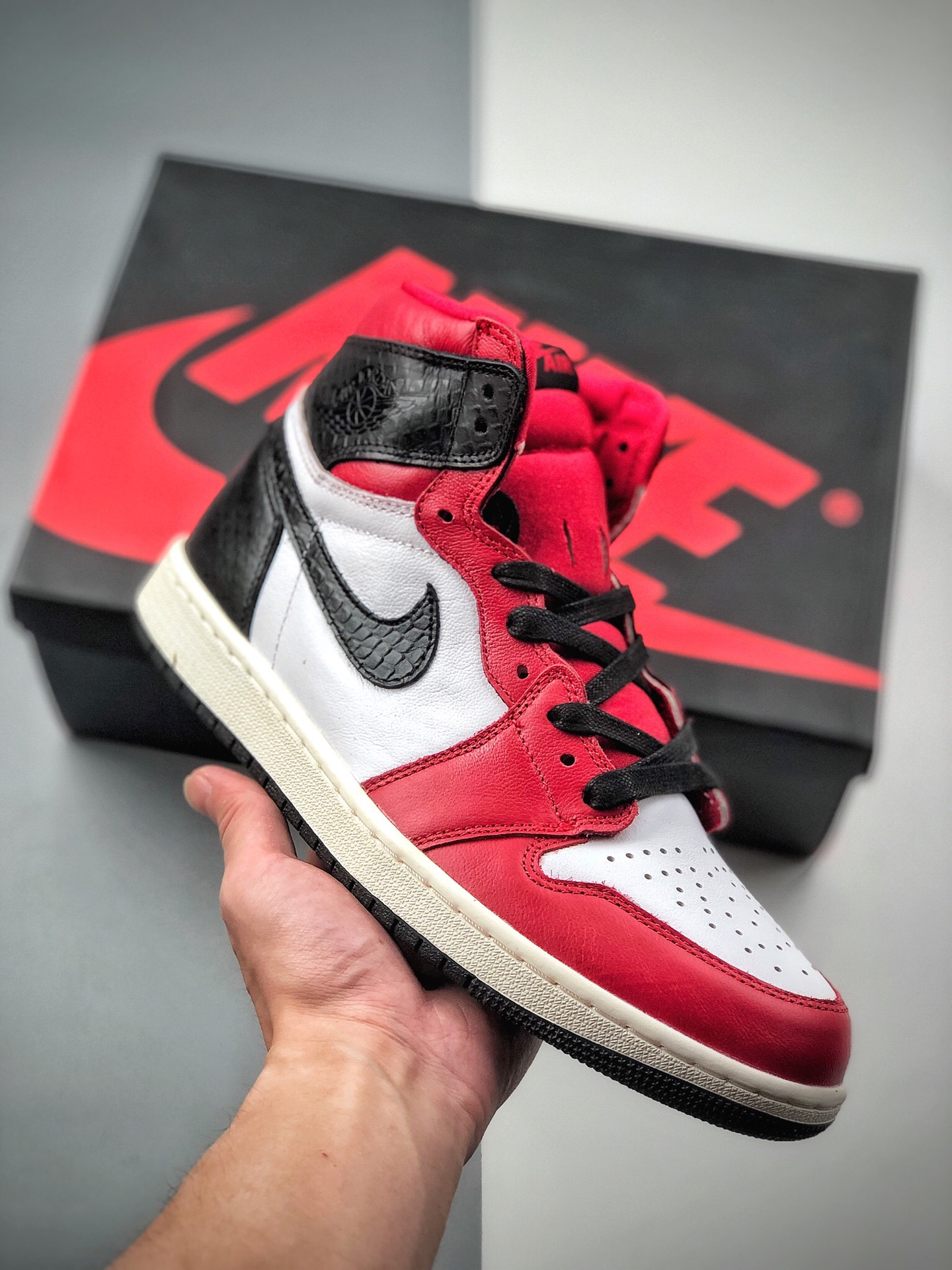 320 Air Jordan 1 High OG 蛇纹 CD0461-601