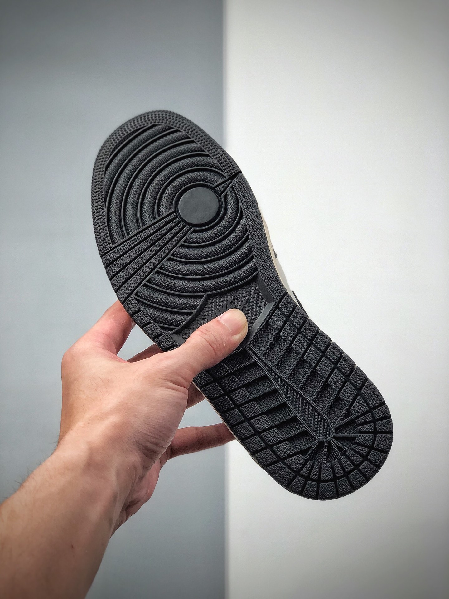 270 Air Jordan 1 Retro High OG 高帮 555088-061