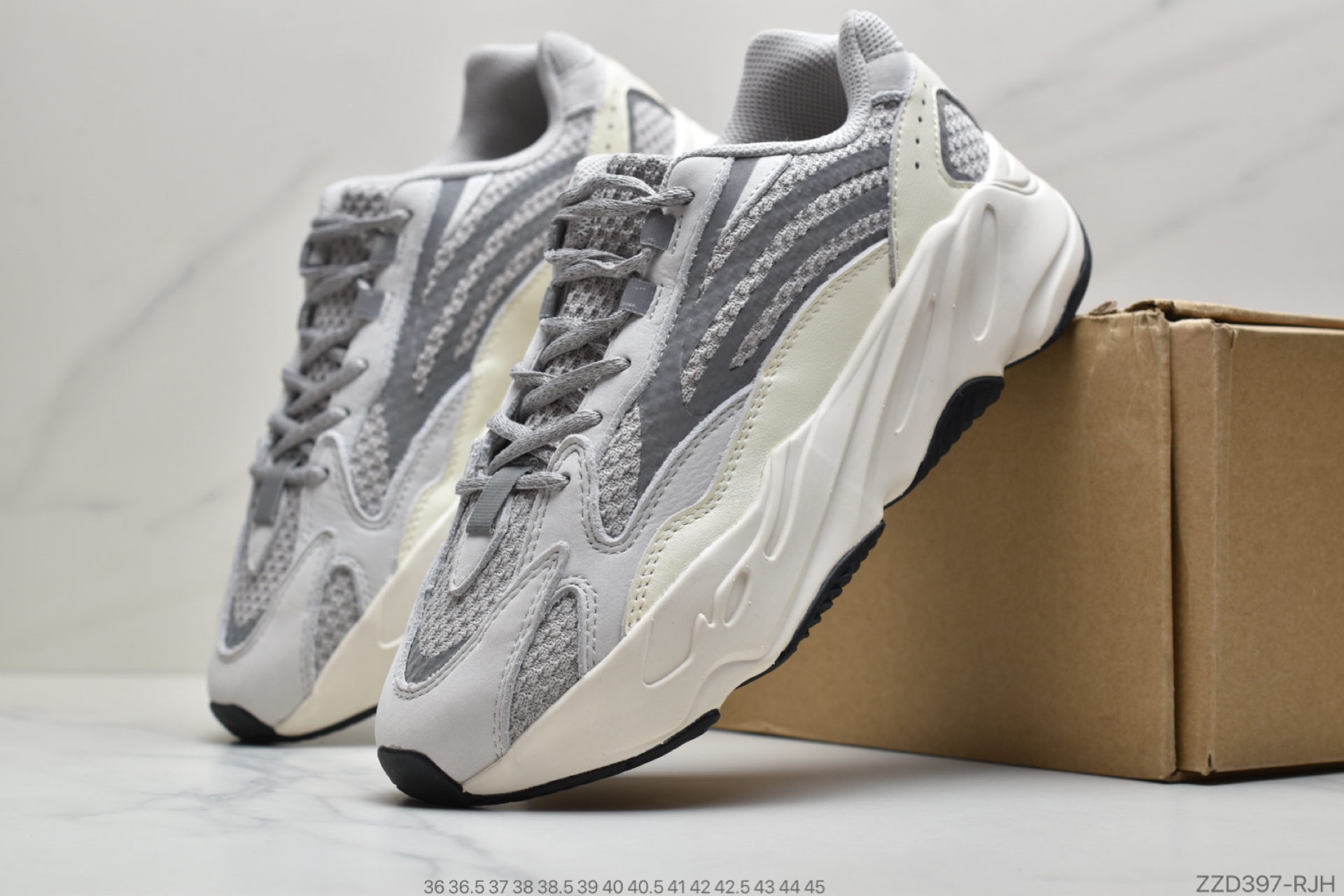 240 公司级阿迪达斯Adidas Yeezy 700 V2 Boost Runner