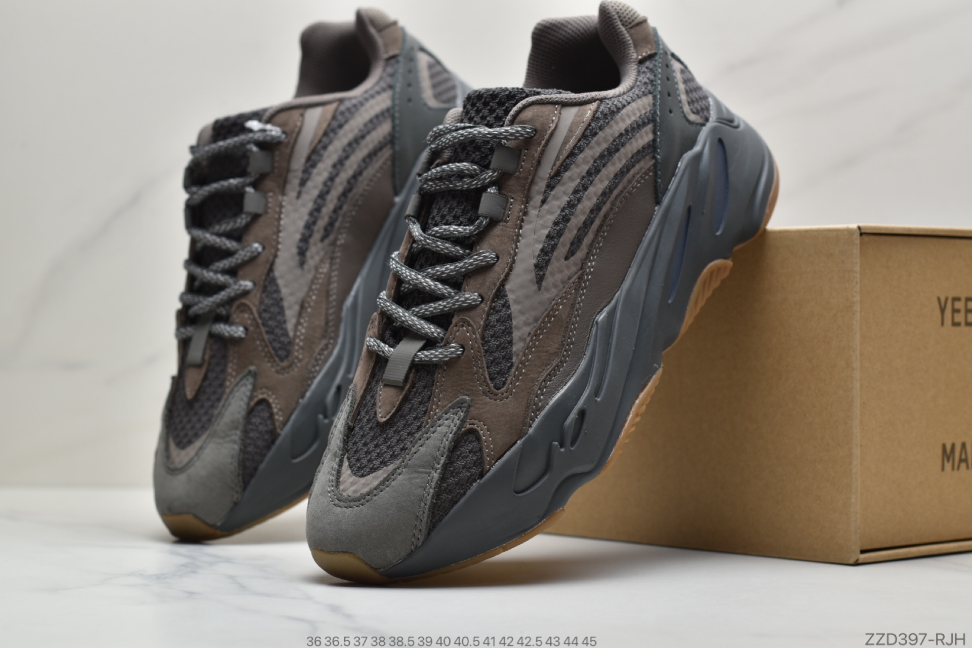 240 公司级阿迪达斯Adidas Yeezy 700 V2 Boost Runner