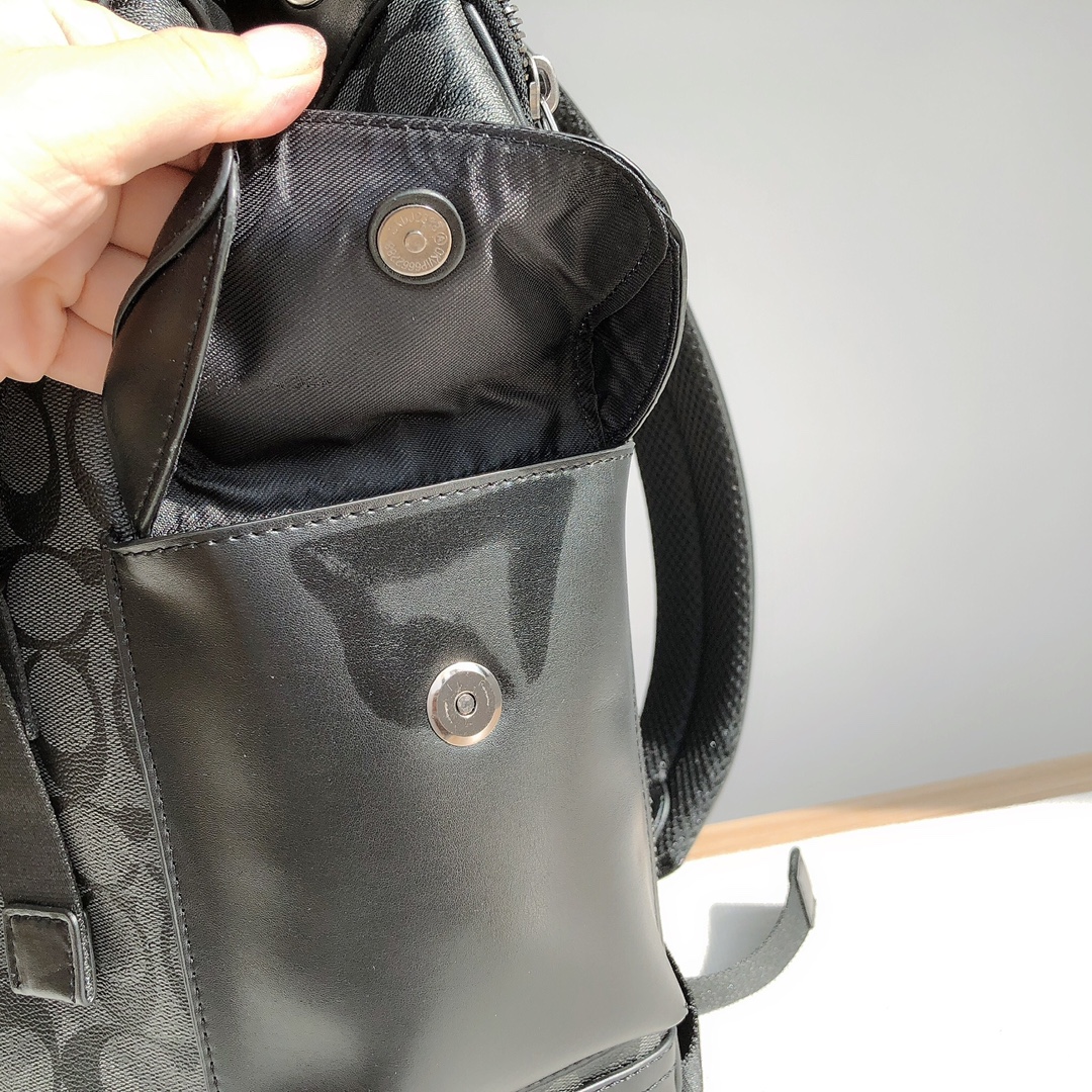 Coach 款号 40344 COACH蔻驰 黑色 男士老花帆布双肩背包 内置拉链/手机/多功能袋 内置安全扣口袋
