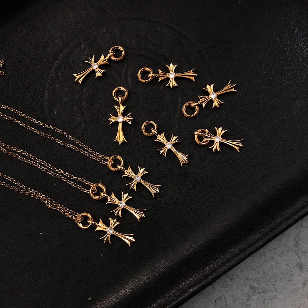 Chrome Hearts 新品上架𝐂𝐡𝐫𝐨𝐦𝐞 𝐡𝐞𝐚𝐫𝐭𝐬 克罗心22𝐤十字架镶石金项链