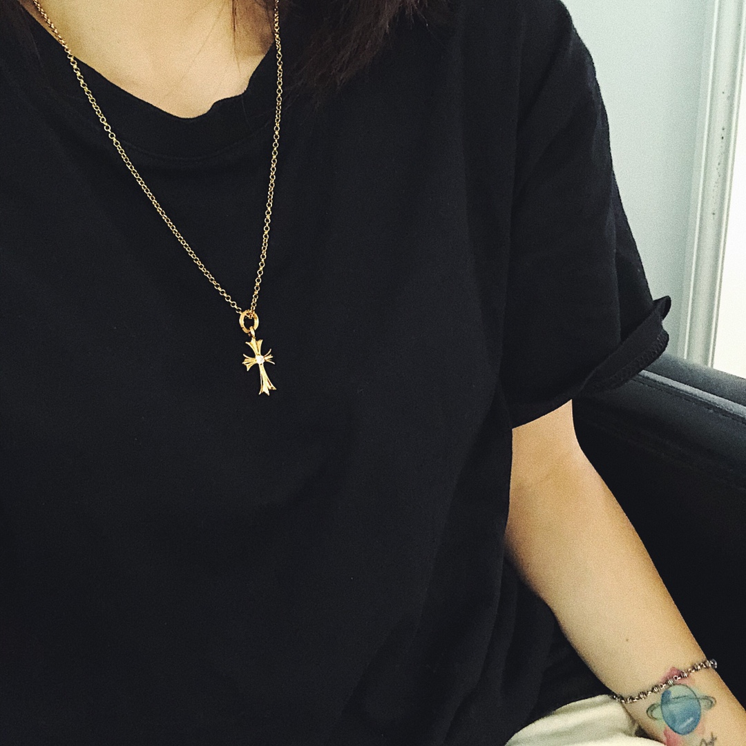 Chrome Hearts 新品上架𝐂𝐡𝐫𝐨𝐦𝐞 𝐡𝐞𝐚𝐫𝐭𝐬 克罗心22𝐤十字架镶石金项链