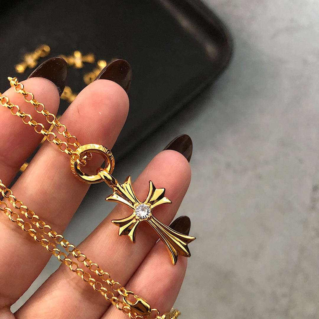 Chrome Hearts 新品上架𝐂𝐡𝐫𝐨𝐦𝐞 𝐡𝐞𝐚𝐫𝐭𝐬 克罗心22𝐤十字架镶石金项链
