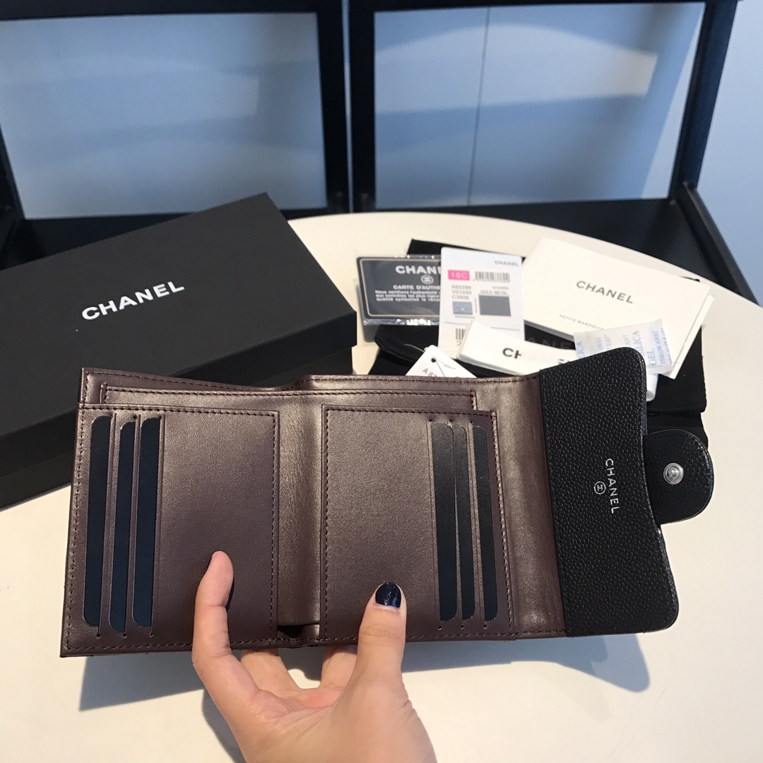quilted short 3-fold wallet 🎀🎀 Counter's latest arrival, short 3-fold s 8