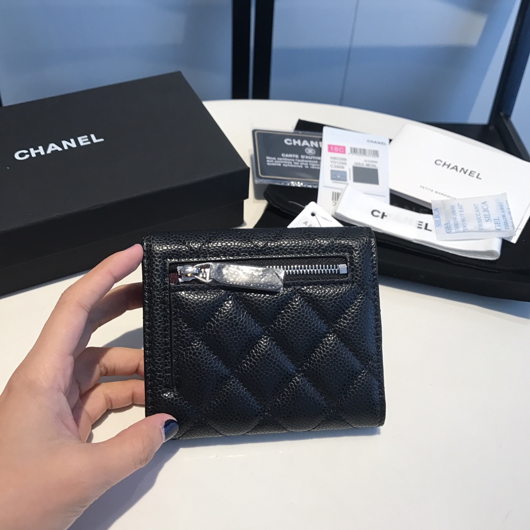 quilted short 3-fold wallet 🎀🎀 Counter's latest arrival, short 3-fold s 3