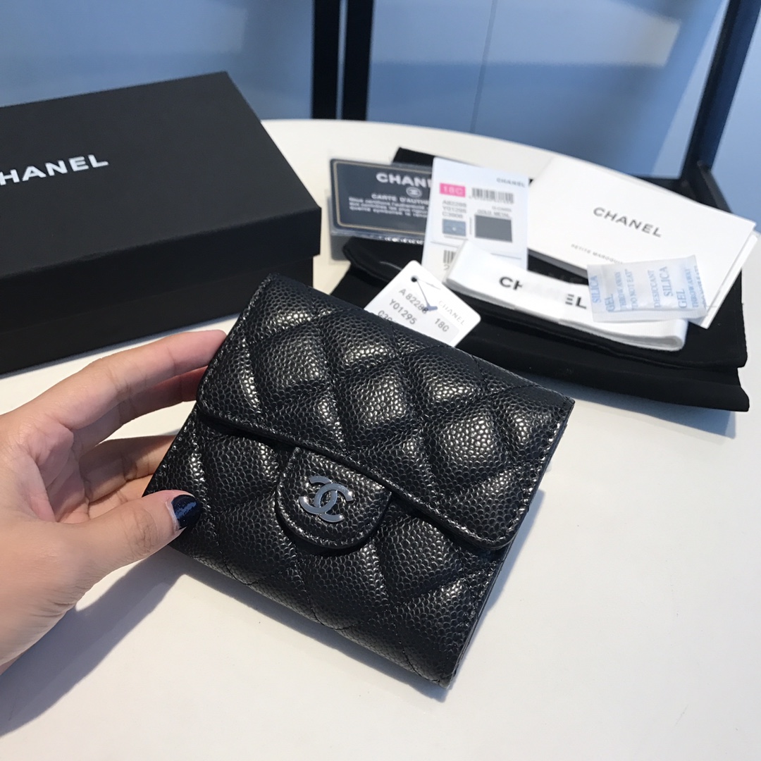 quilted short 3-fold wallet 🎀🎀 Counter's latest arrival, short 3-fold s 2