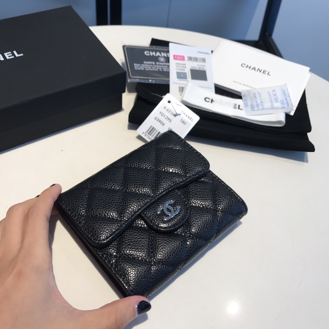quilted short 3-fold wallet 🎀🎀 Counter's latest arrival, short 3-fold s 4