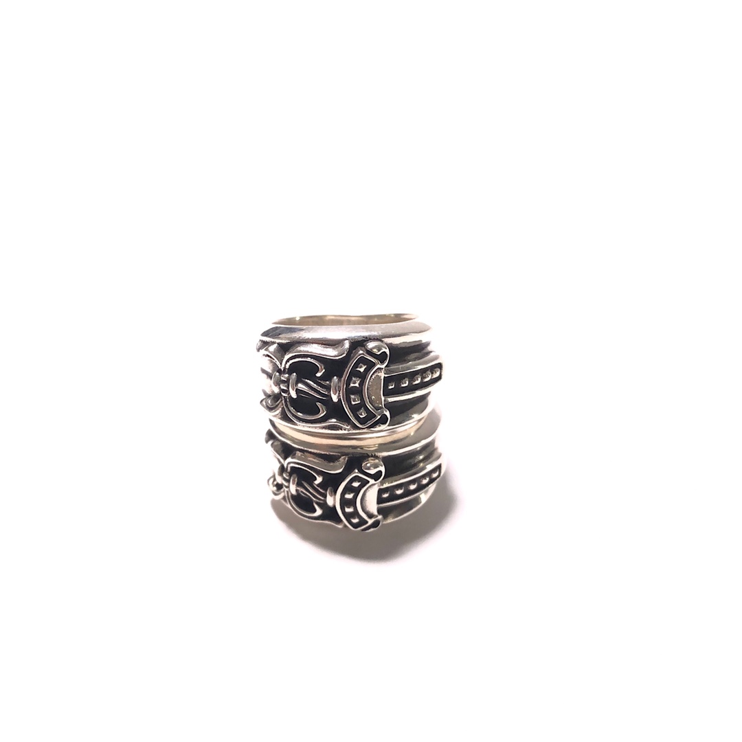 Chrome Hearts 𝐂𝐡𝐫𝐨𝐦𝐞 𝐡𝐞𝐚𝐫𝐭𝐬克罗心宝剑戒指