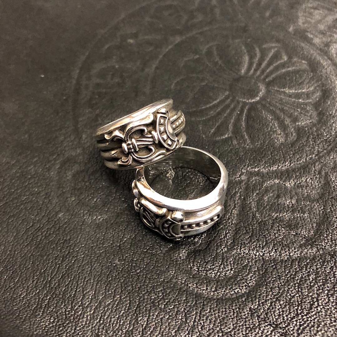 Chrome Hearts 𝐂𝐡𝐫𝐨𝐦𝐞 𝐡𝐞𝐚𝐫𝐭𝐬克罗心宝剑戒指