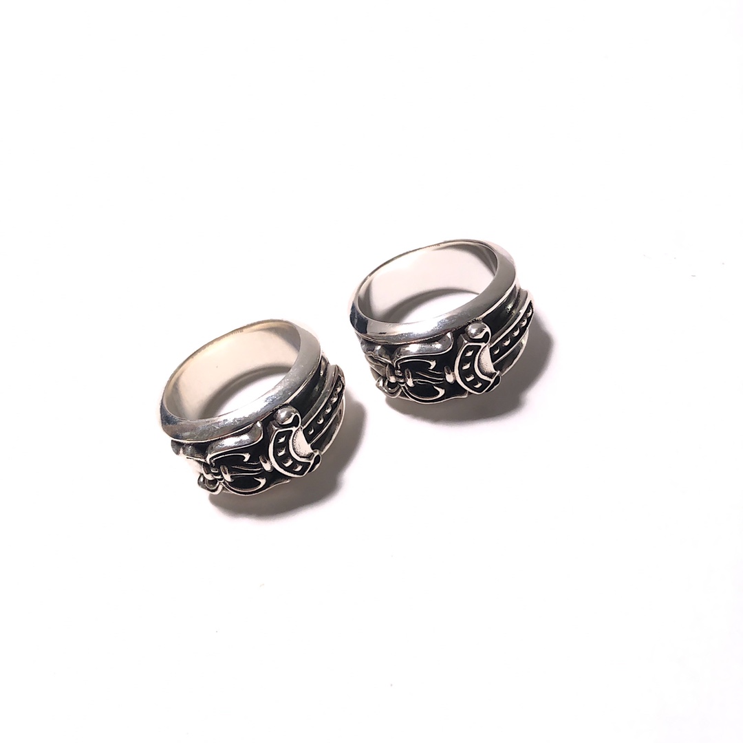 Chrome Hearts 𝐂𝐡𝐫𝐨𝐦𝐞 𝐡𝐞𝐚𝐫𝐭𝐬克罗心宝剑戒指