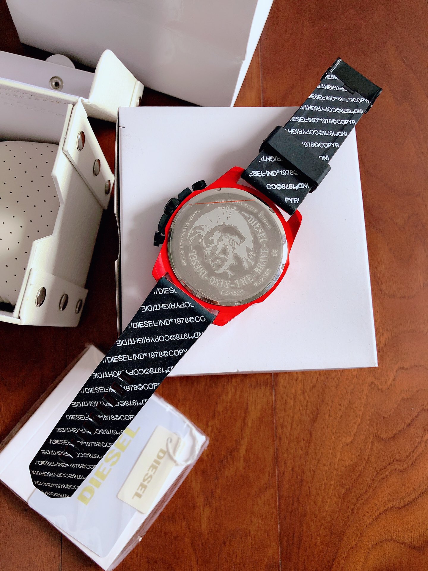 High-Quality Original Silicon Tape Watch: DIESEL DZ4526, 50mm x 12mm. Stone-Based Core, Mineral Glass, Steel Plating. - 图片 8
