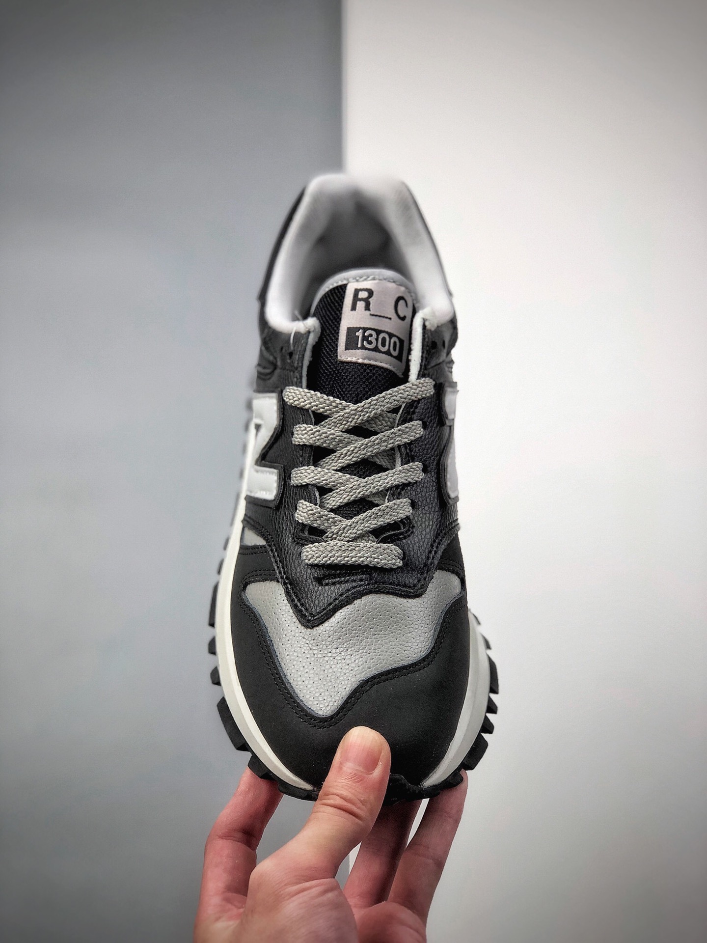 230 新百伦 New Balance 1300系列 复古休闲运动板鞋