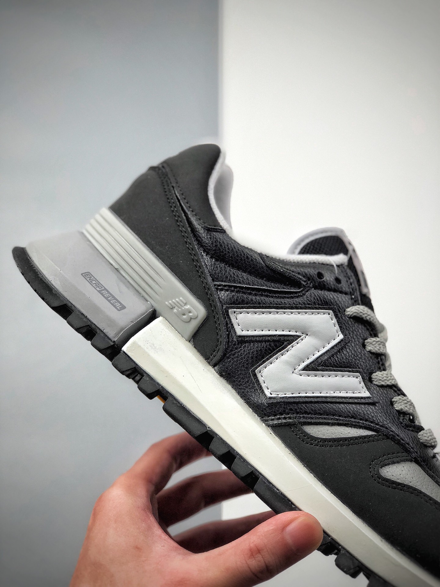 230 新百伦 New Balance 1300系列 复古休闲运动板鞋