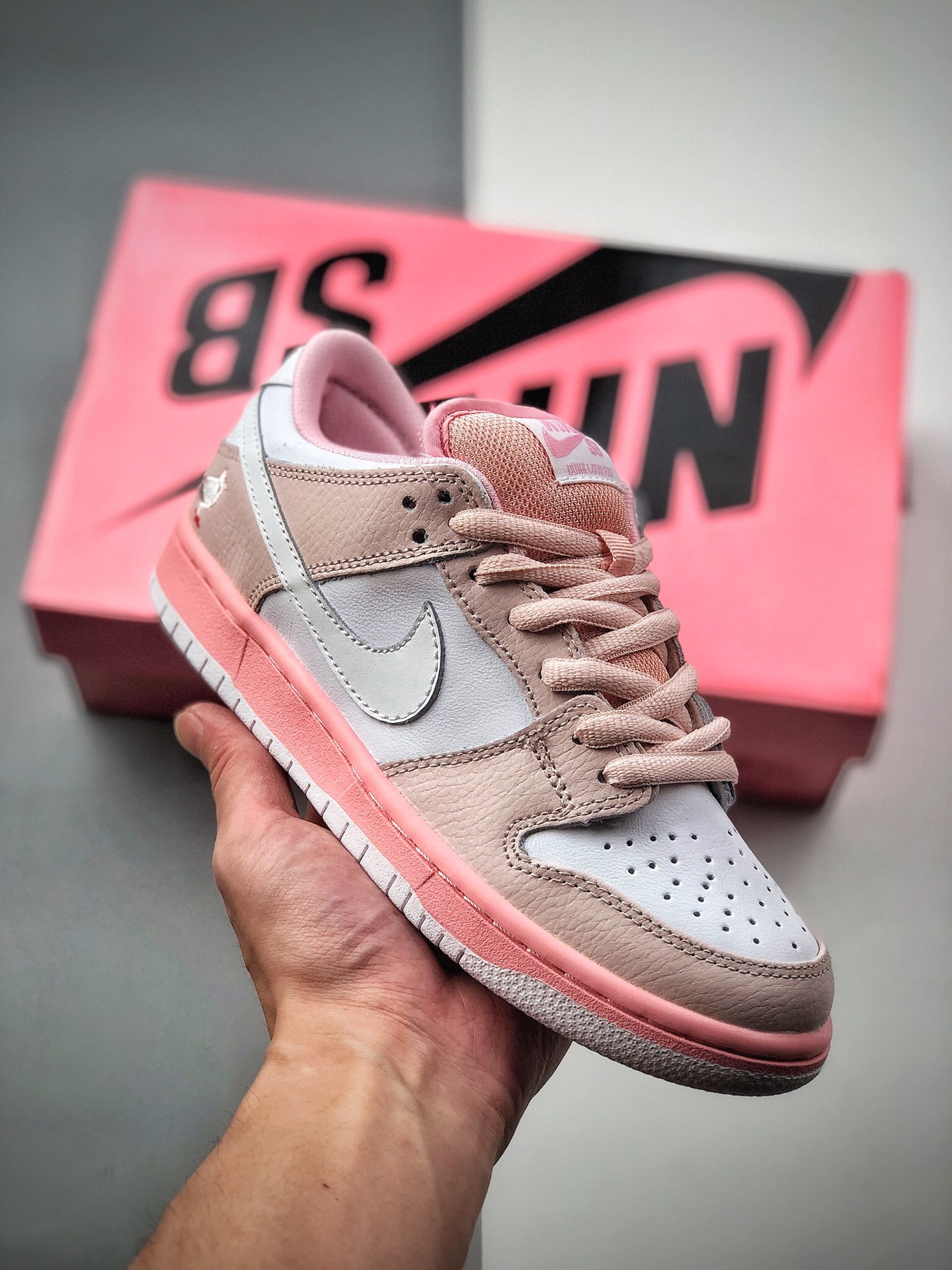 200  Nike SB Dunk Low 粉鸽子为了跟随美国日渐风靡街头文化BV1310-012