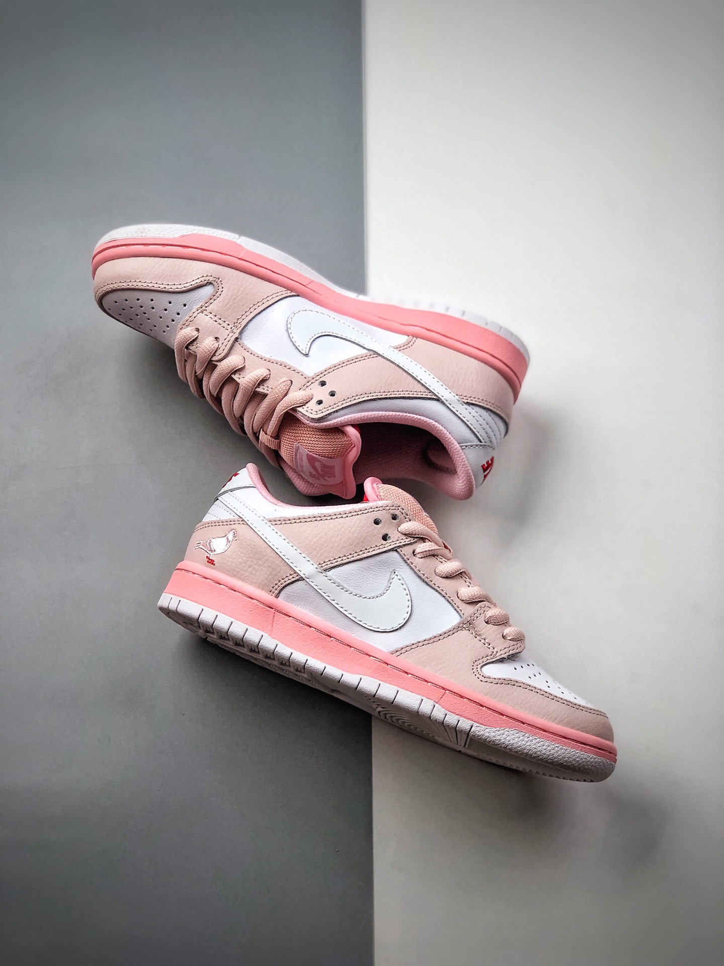 200  Nike SB Dunk Low 粉鸽子为了跟随美国日渐风靡街头文化BV1310-012