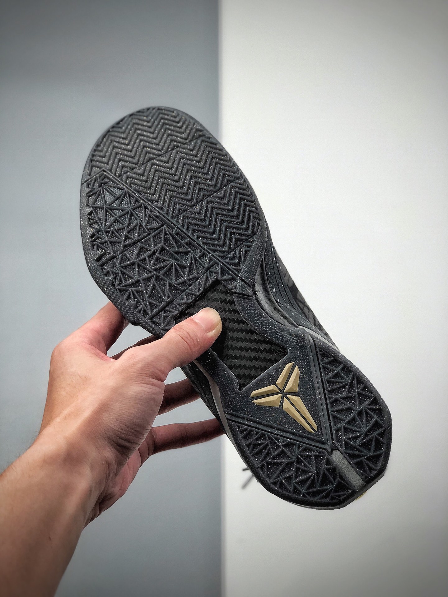 270 耐克Nike Air Zoom Kobe 7 Gold Medal 美国队 专业实战篮球鞋639692-001