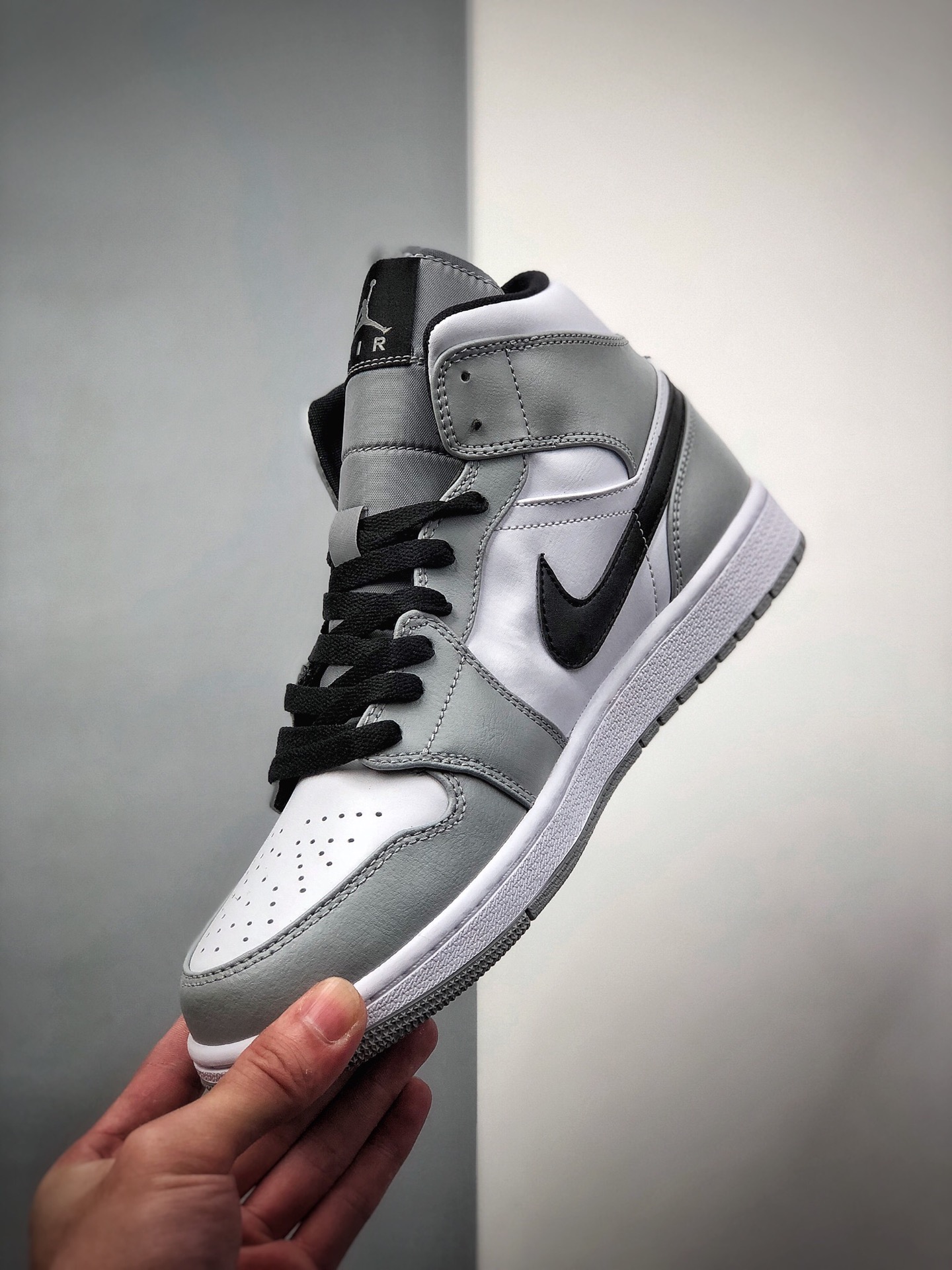 270 支持 Air Jordan 1 Mid 烟灰小影子554724-092