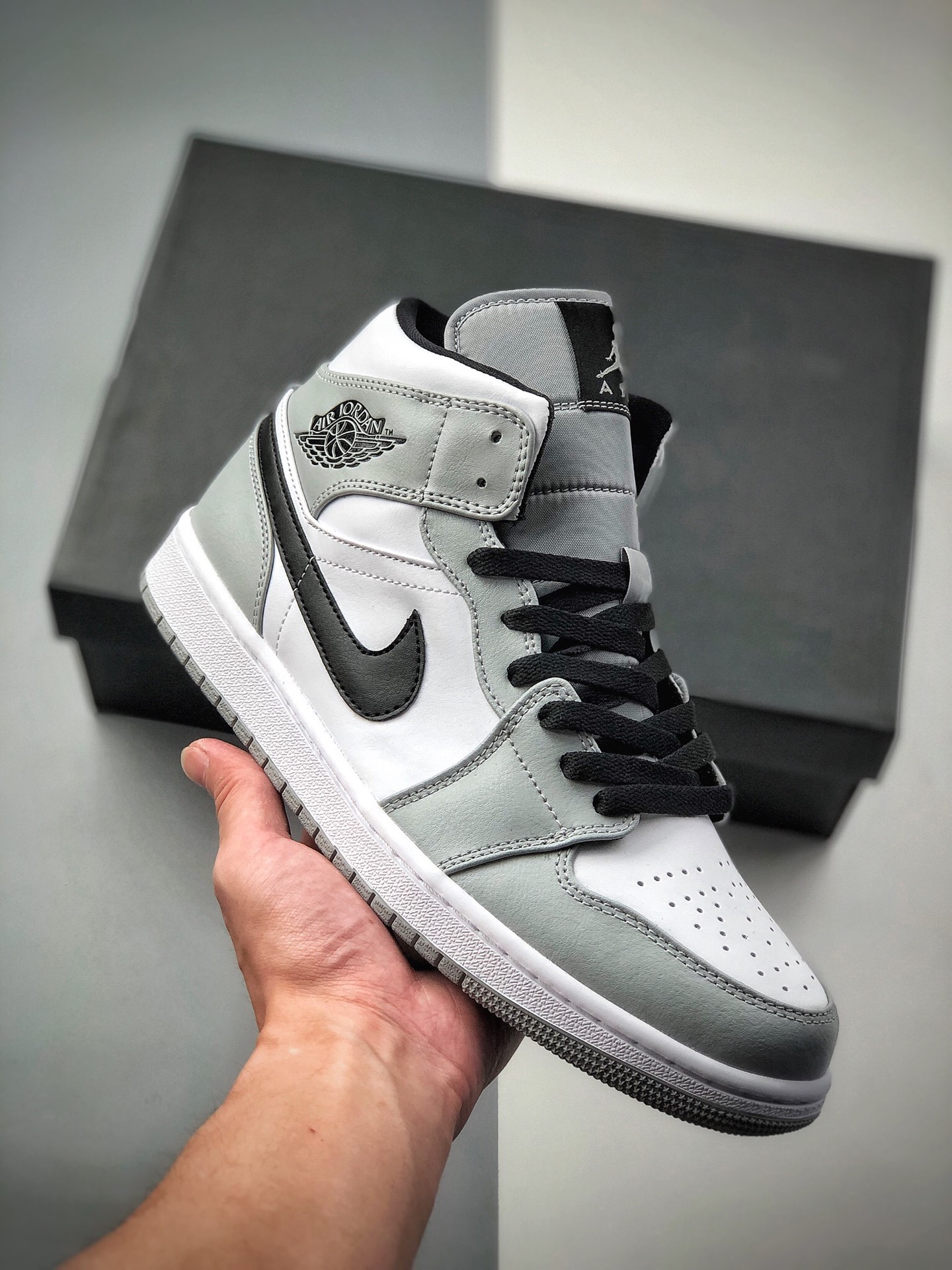 270 支持 Air Jordan 1 Mid 烟灰小影子554724-092