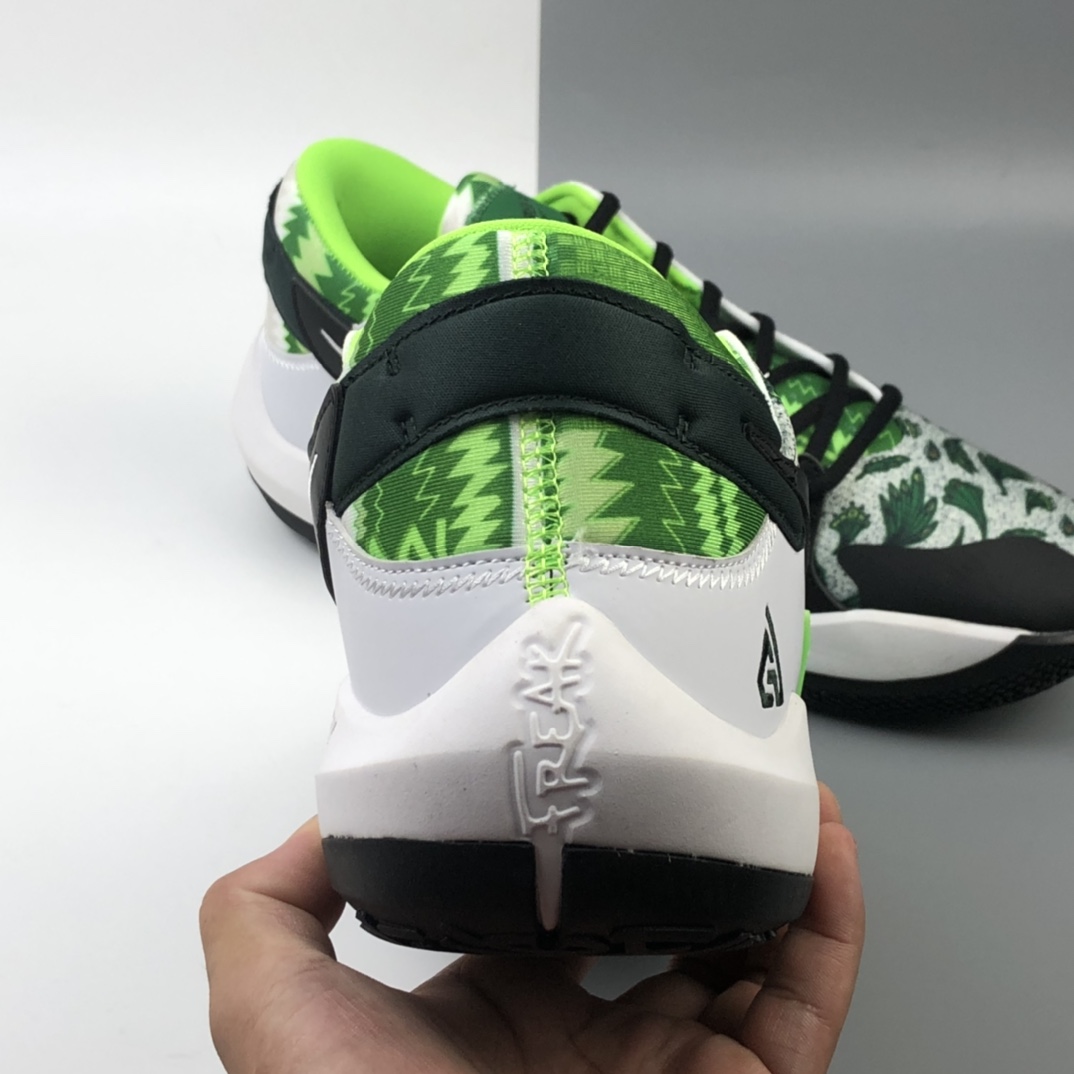 200 Nike Zoom Freak 2 二代字母哥签名款 实战篮球鞋 DA0907-002